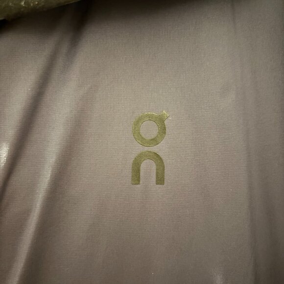 On Running Insulator Jacket🧥🧥 - Picture 6 of 9